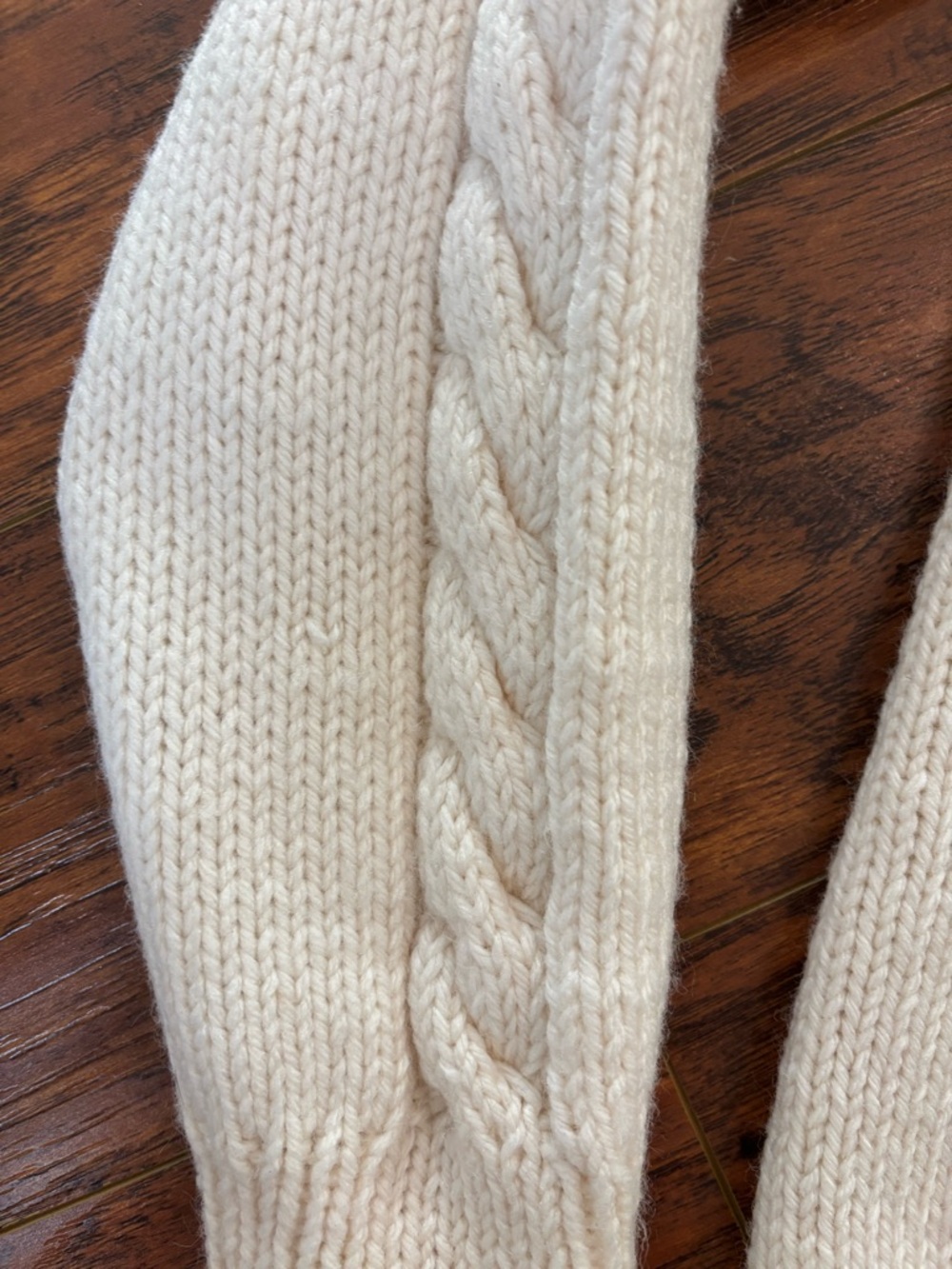 Vintage 1950’s hand knit Cable Knit Irish wool Cream Cardigan sweater size S - Picture 4 of 15